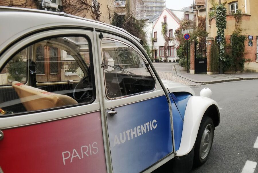 Off-the-Beaten Track in Paris: 2-Hour Vintage 2CV Tour - The guide makes the difference