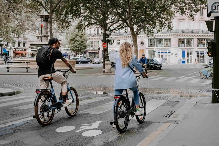 Onebike: Electric Bike Rental in the in the heart the Paris - Accessories that can change the day
