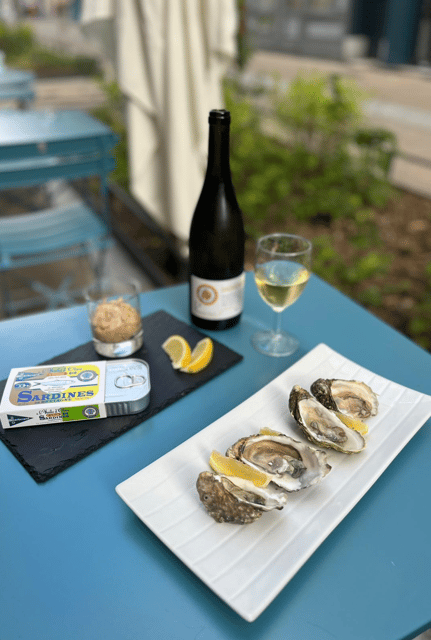 Oyster and white wine tasting in the heart of Montmartre - What the one-hour visit feels like