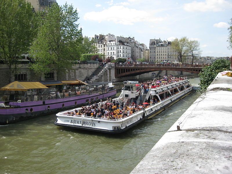 Paris: 1.5-Hour Segway Tour with River Cruise Ticket - Place de la Concorde and the Louvre
