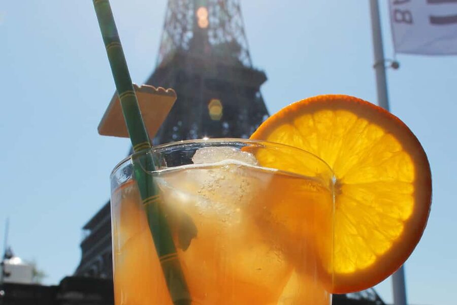 Paris: 1-Hour Sightseeing Cruise and 3-Course Bistro Dinner - Starting at the Eiffel Tower at 6:30 pm