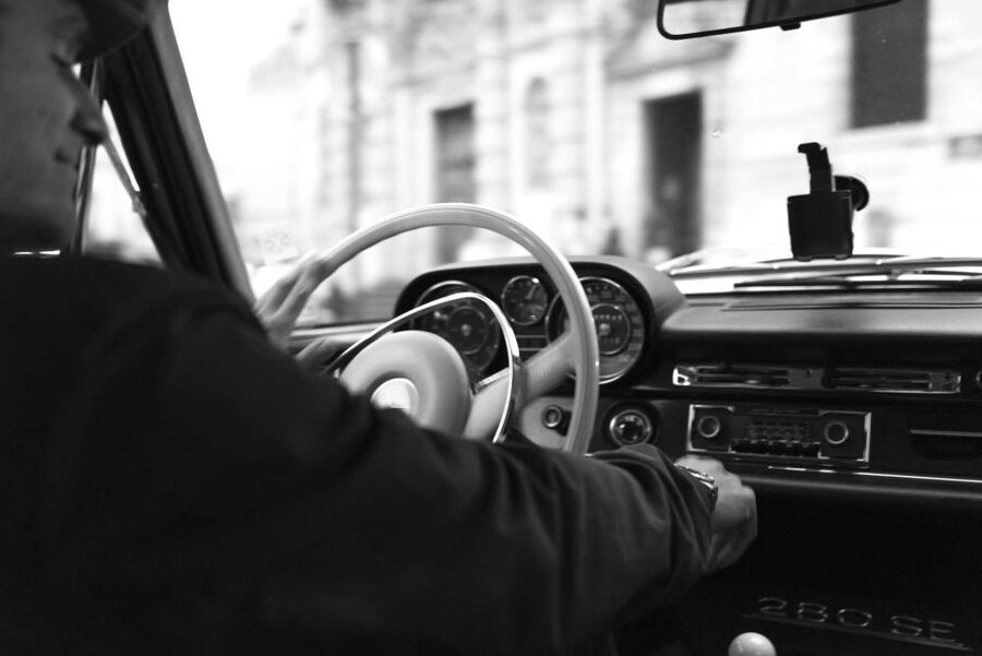 Paris: 2.5-Hour Guided Vintage Car Tour and Wine Tasting - Key points at a glance