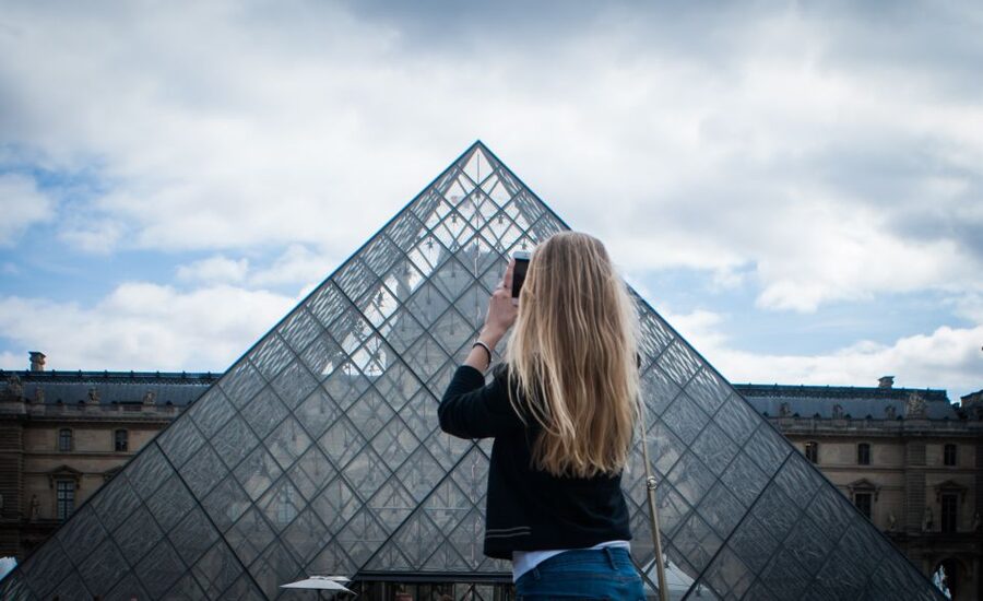 Paris: 2.5-Hour Private City Highlights Kickstart Tour - Champ de Mars and the Eiffel Tower finale