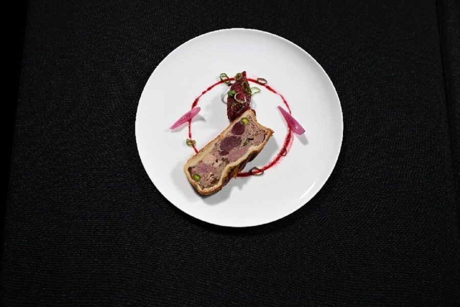 Paris: 3-Course Dinner & Show at Paradis Latin Cabaret - How good is the food?