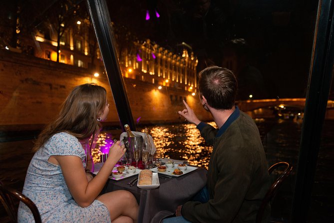 Paris 3-Course Gourmet Dinner and Sightseeing Seine River Cruise - Notre Dame, the Conciergerie, and Paris after dark