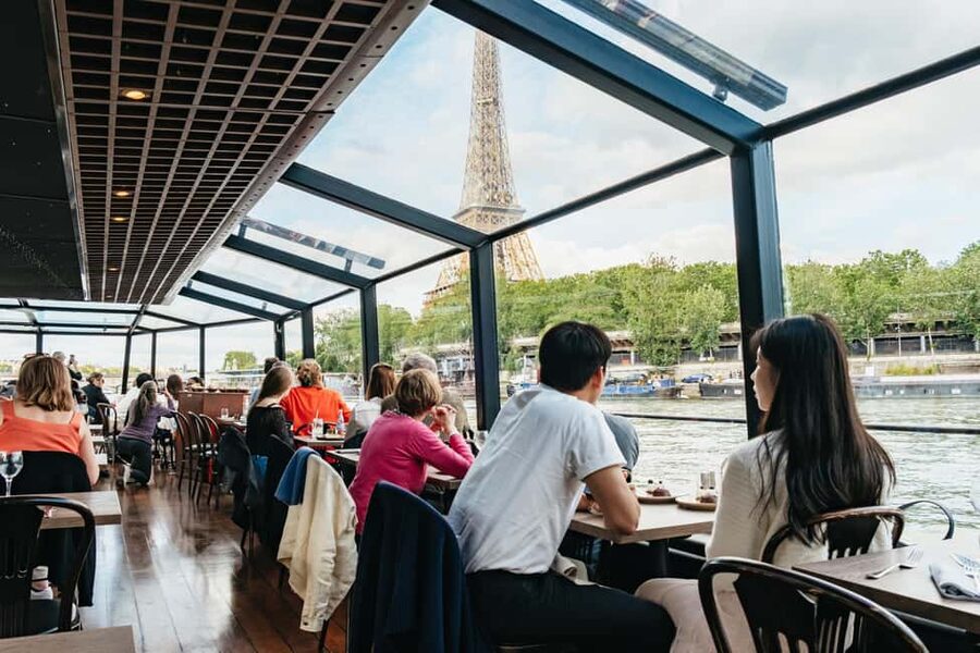 Paris : 3-Course Gourmet Dinner Cruise on Seine River - Champagne, window seats, and the real price