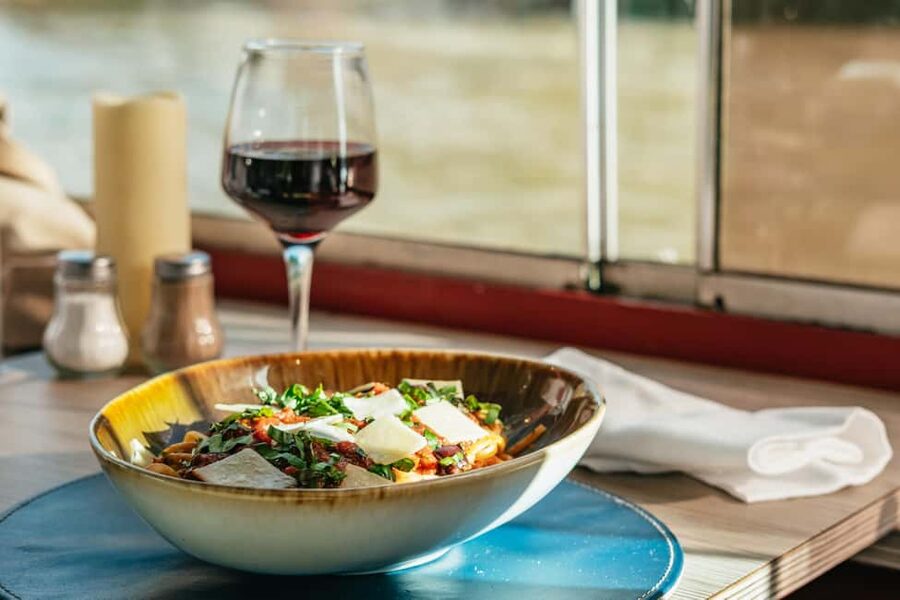 Paris: 3-Course Italian Meal Seine Cruise - Key points at a glance