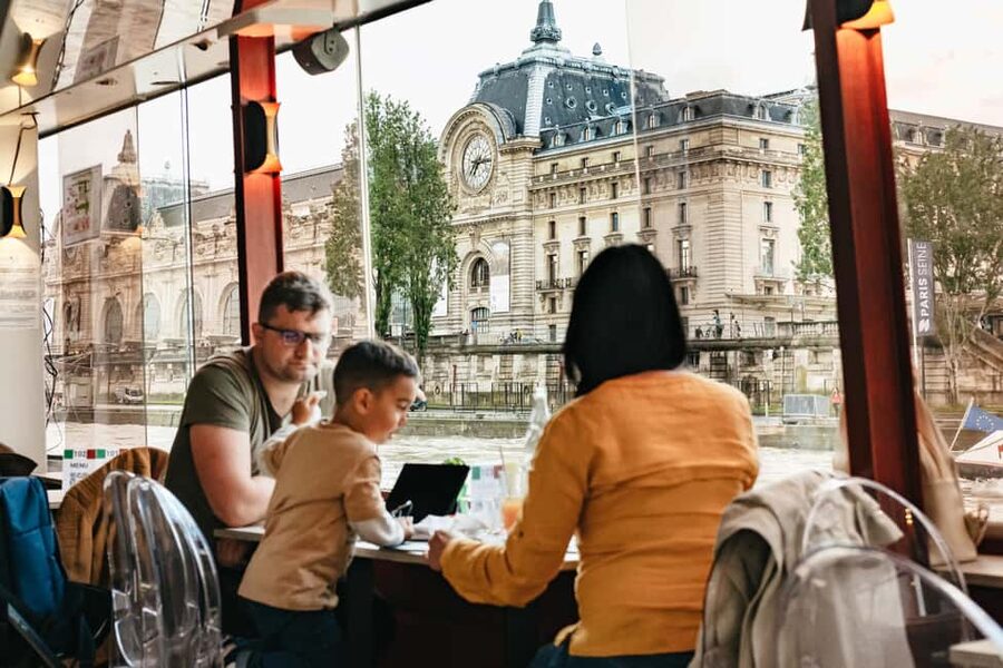 Paris: 3-Course Italian Meal Seine Cruise - Boarding at 11:45 am and settling in