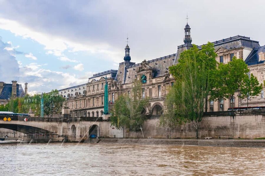 Paris: 3-Course Italian Meal Seine Cruise - The three-course Italian meal