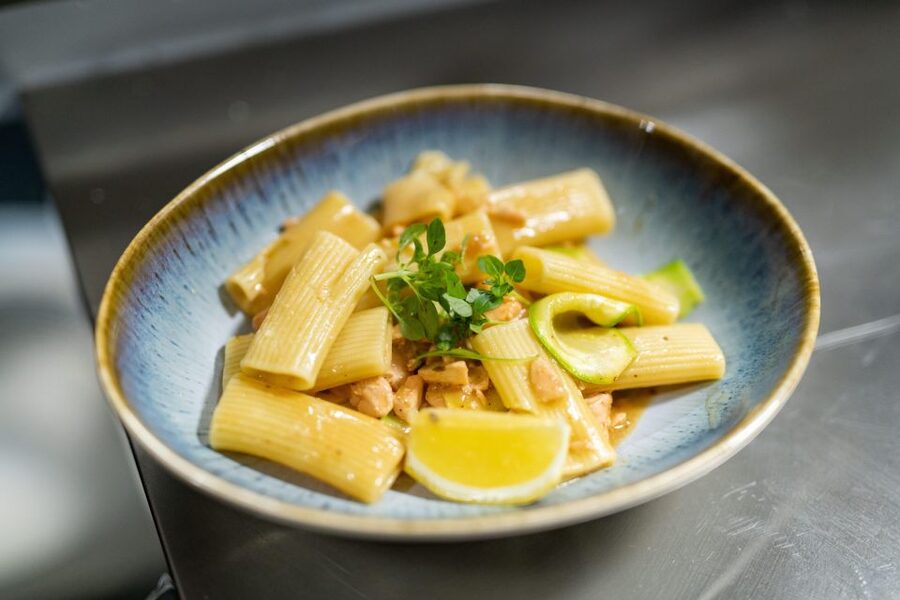 Paris: 3-Course Italian Meal Seine Cruise - Two hours between Paris landmarks