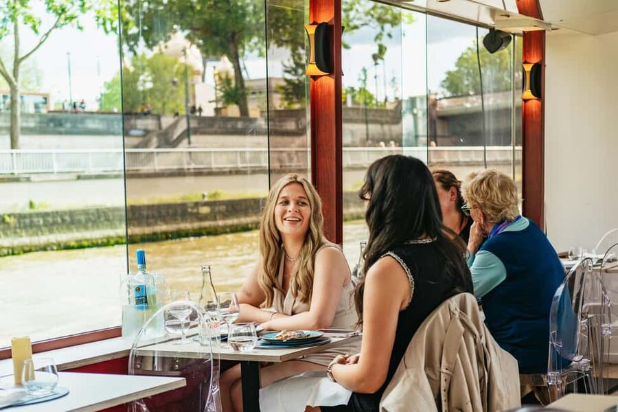 Paris: 3-Course Italian Meal Seine Cruise - Finding the Théo boat near Avenue du Président Kennedy