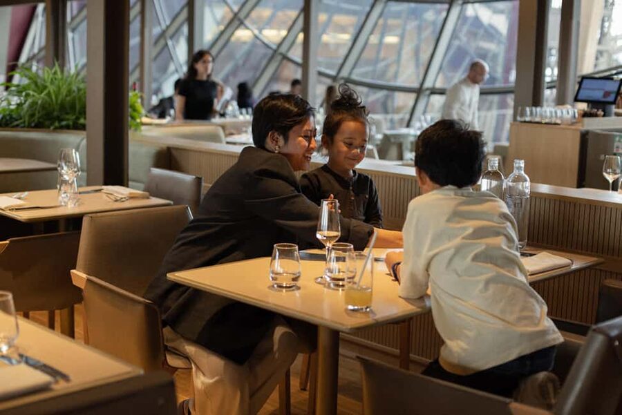 Paris: 3-Course Lunch at Eiffel Tower's Madame Brasserie - Getting through the Eiffel Tower entrance