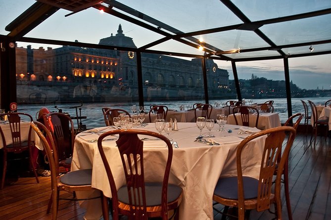 Paris 3-Courses Gourmet Dinner Seine River Cruise with Champagne - Music without a sightseeing lecture