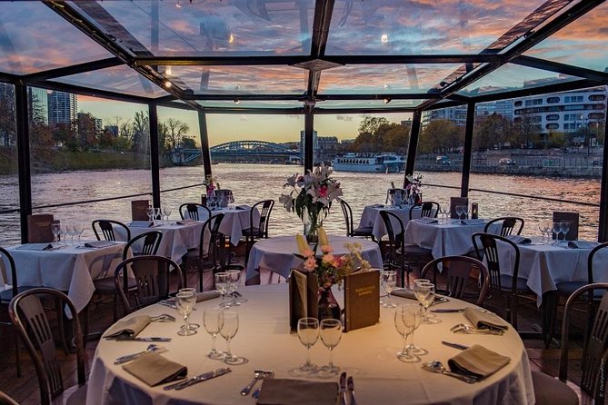 Paris 3-Courses Gourmet Dinner Seine River Cruise with Champagne - Sailing east toward Notre-Dame and Pont Neuf