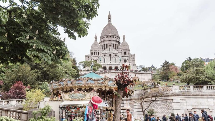 Paris: 3-Hour Private Tour from Champs Élysées to Montmartre - The Champs Élysées starting point