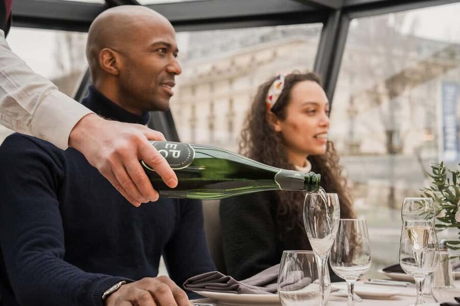 Paris: 4-Course Dinner Cruise on Seine River with Live Music - Who will enjoy this cruise most