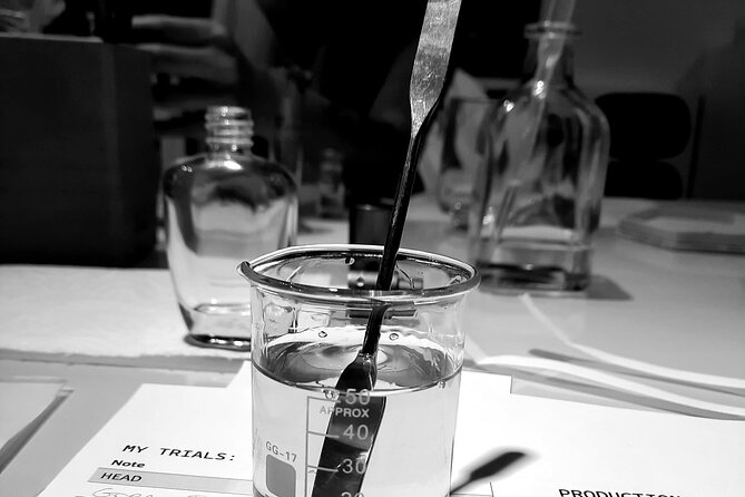 Paris 4 : Fragrance Creation Workshops - Vegan Perfumes - A Perfume Workshop on Île Saint-Louis