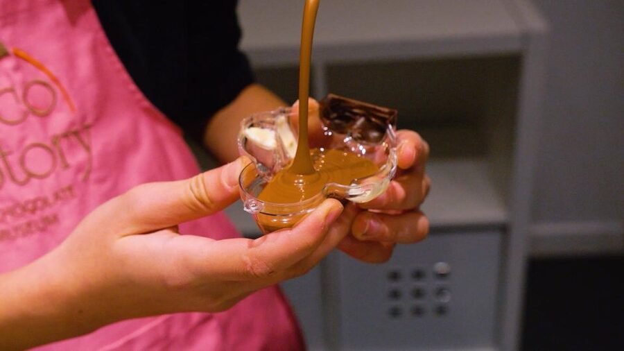 Paris: 45-minute Chocolate Making Workshop at Choco-Story - The role of the chocolatier