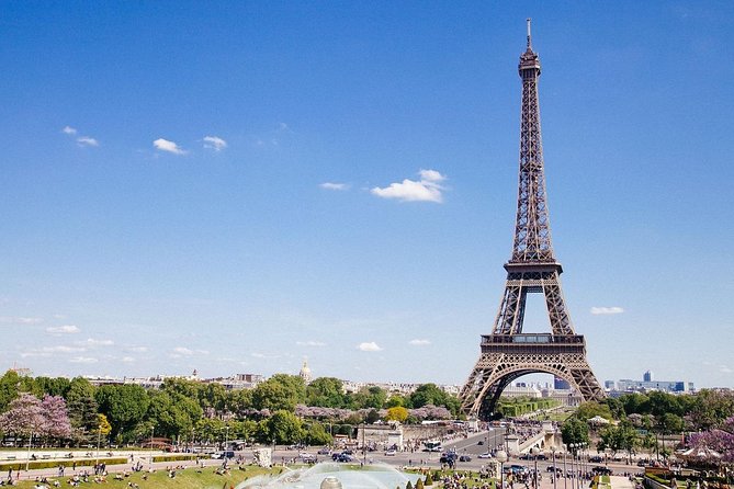 Paris Airport Layover Tour - The Champs-Elysées and Grand Palais keep you on the grand avenue