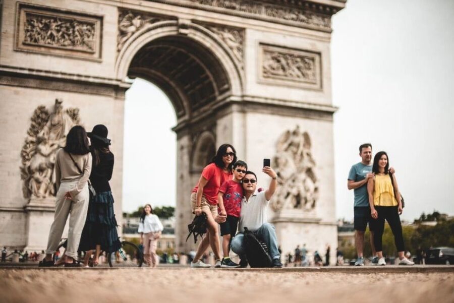 Paris: Arc de Triomphe Entry with Seine Cruise - Planning the walk to the Seine