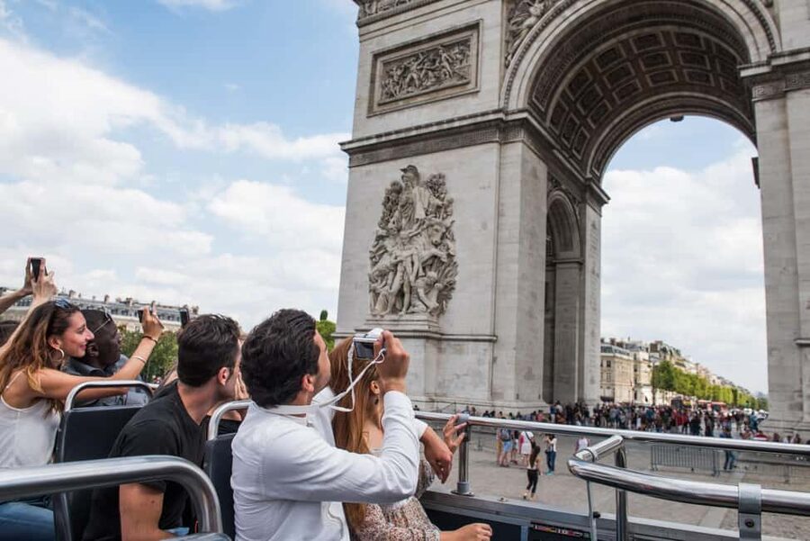 Paris: Arc de Triomphe Ticket & Big Bus Hop-on Hop-off Tour - The Louvre and Musée d’Orsay from street level