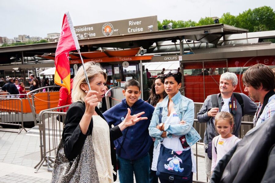 Paris: Audio-Guided Bus Tour & Seine River Cruise - Who should choose this Paris tour?