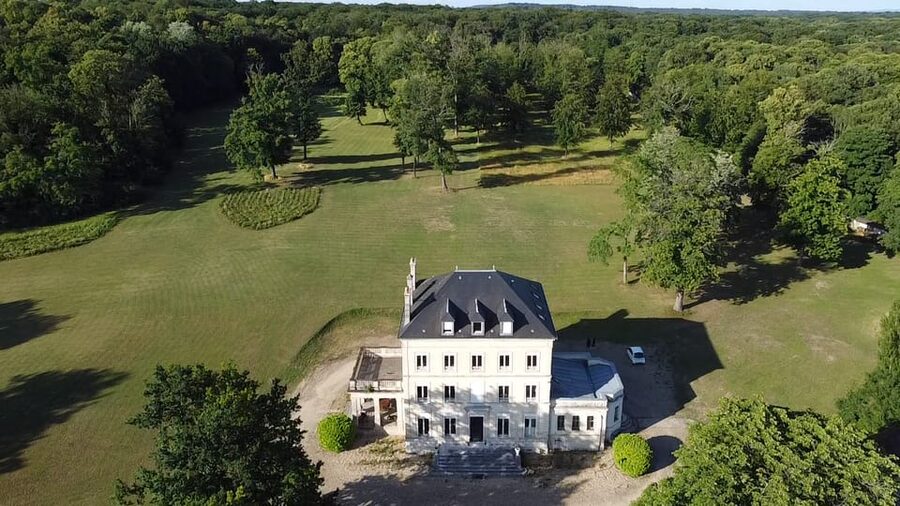 Paris: Aumont-en-Halatte Horseback Riding Tour - Following the Chantilly forest paths