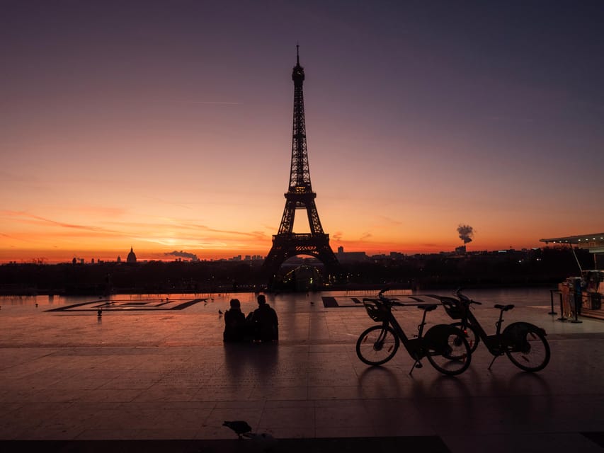 Paris Before the Crowds: Sunrise Bike Tour with Breakfast - A French breakfast to finish