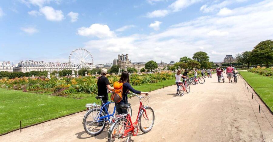 Paris Bike Tour: Eiffel Tower, Place de la Concorde & More - What cycling in Paris feels like