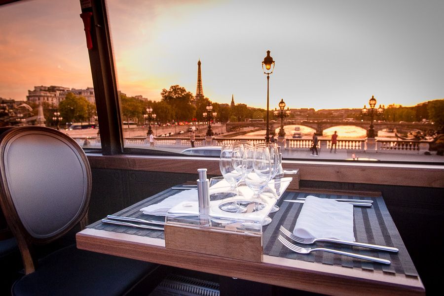 Paris: Bustronome Gourmet Dinner Tour - Comfort on a moving double-decker