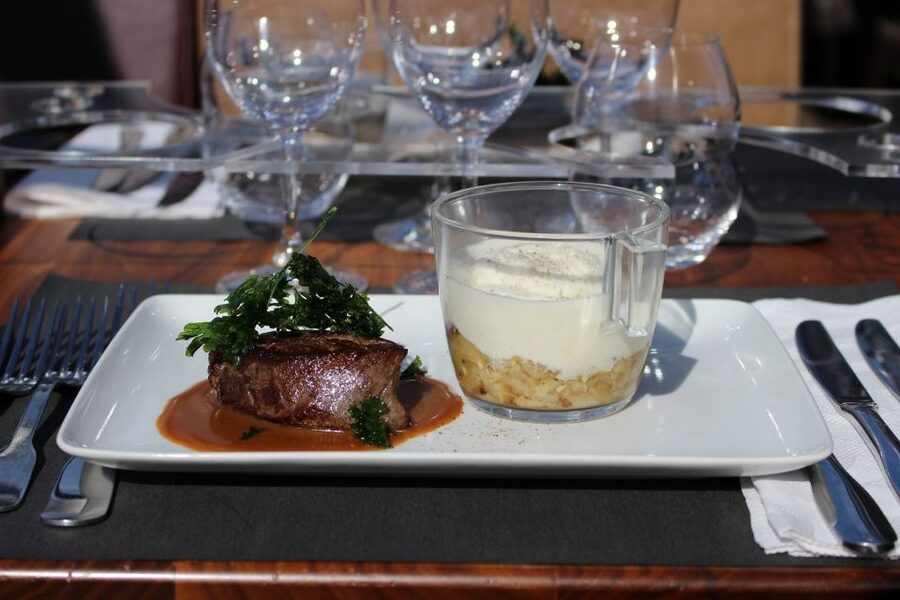 Paris: Bustronome Gourmet Lunch Tour on a Glass-Roof Bus - What the $66 price really buys you