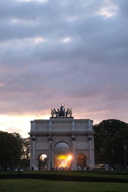 Paris By Night: 3-Hour Guided Bike Tour - Notre-Dame and the character of the city