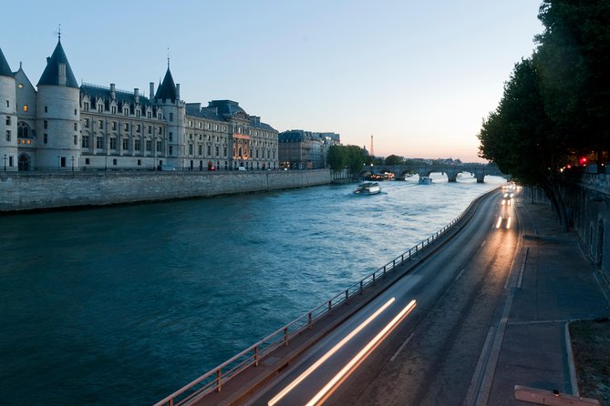 Paris by Night Walking Tour: Ghosts, Mysteries and Legends - Île de la Cité and the Conciergerie connection