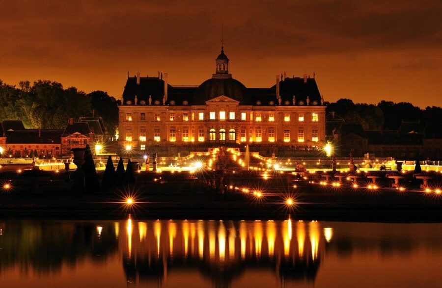 Paris: Candlelit Dinner at Vaux-le-Vicomte by Limousine - The limousine ride from Paris