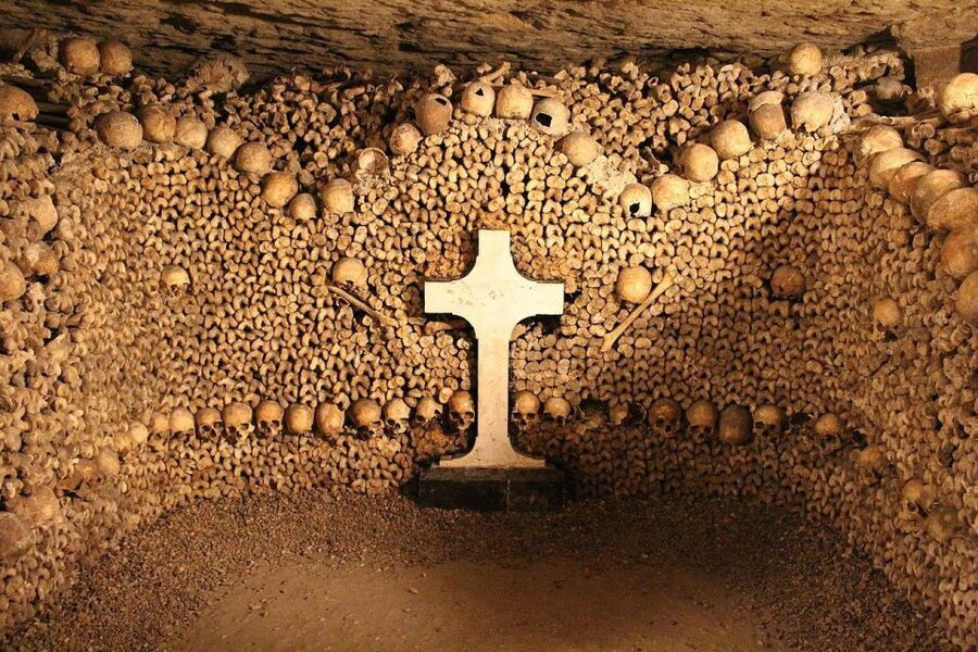 Paris: Catacombs Entry & Seine River Cruise with Audio Guide - Key points to know before booking