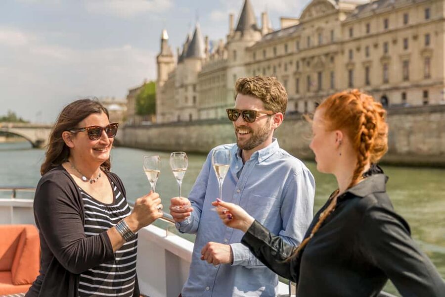 Paris: Champagne Tasting Cruise Departure from Eiffel Tower - Why the private salon changes the experience