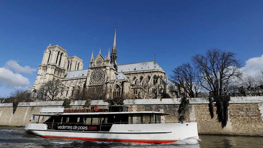Paris: Champagne Tasting Cruise Departure from Eiffel Tower - How much value do you get for $93?