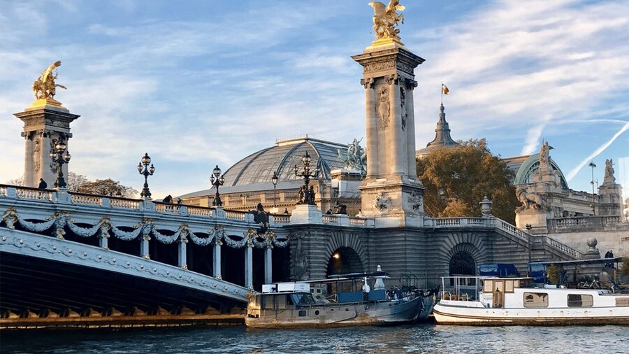 Paris: Champagne Tasting Cruise Departure from Eiffel Tower - Practical advice before you book