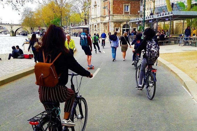 Paris: Charming Nooks and Crannies Bike Tour - Why this bike tour works for seeing everyday Paris