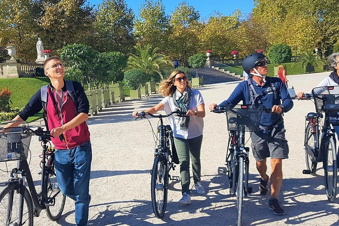 Paris: Charming Nooks and Crannies Bike Tour - Saint Germain des Prés and the old café culture