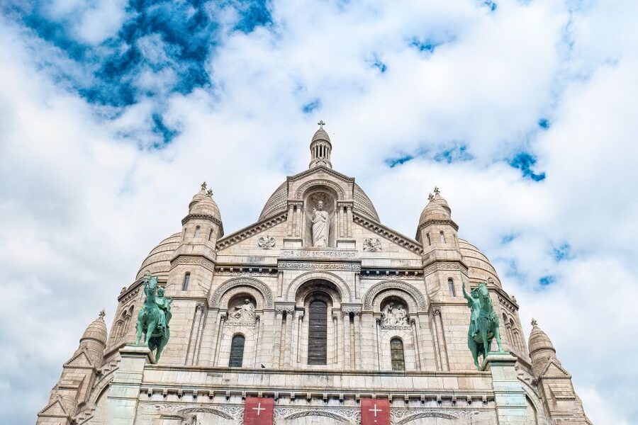 Paris: Charms of Montmartre Guided Walking Tour - Paris’s last vineyard and a tiny cabaret