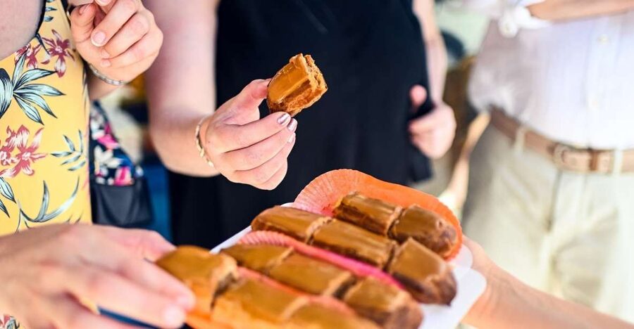 Paris: Chocolate and Pastry Tour with Tastings - The first taste: light meringue
