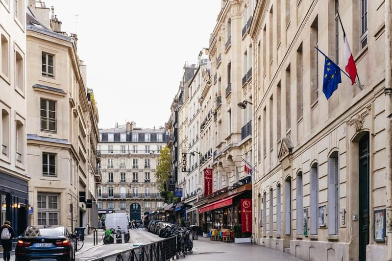 Paris: Chocolate & Patisserie Walking Tour with Tastings - Parisian pastry makers become part of the story