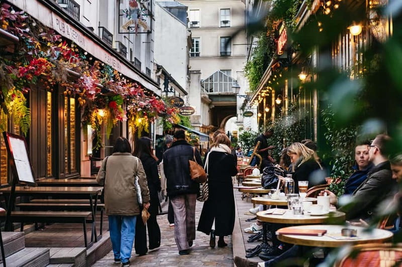 Paris: Chocolate & Patisserie Walking Tour with Tastings - The churches and streets keep the tour from feeling like shopping