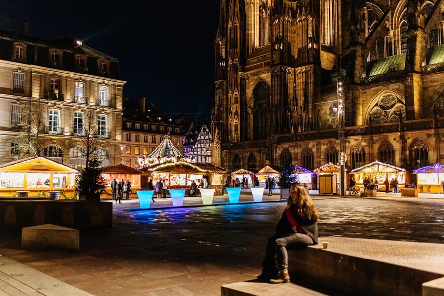 Paris: Christmas Market Guided at Notre Dame & Food Tasting - The walk around Notre Dame and its holiday displays