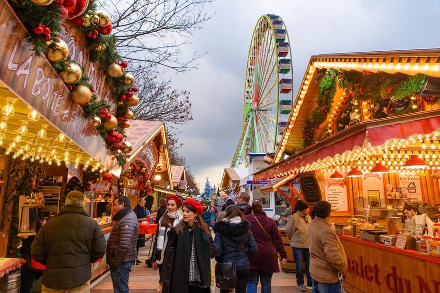 Paris: Christmas Market Guided at Notre Dame & Food Tasting - Notre Dame, restoration, and a landmark that still shapes Paris