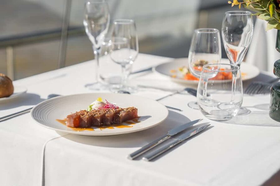 Paris : Christmas Special Lunch Cruise on the Seine River - Is $147 a fair price?