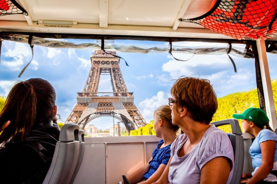Paris: City and River Seine Tour on an Amphibious Bus - FAQ