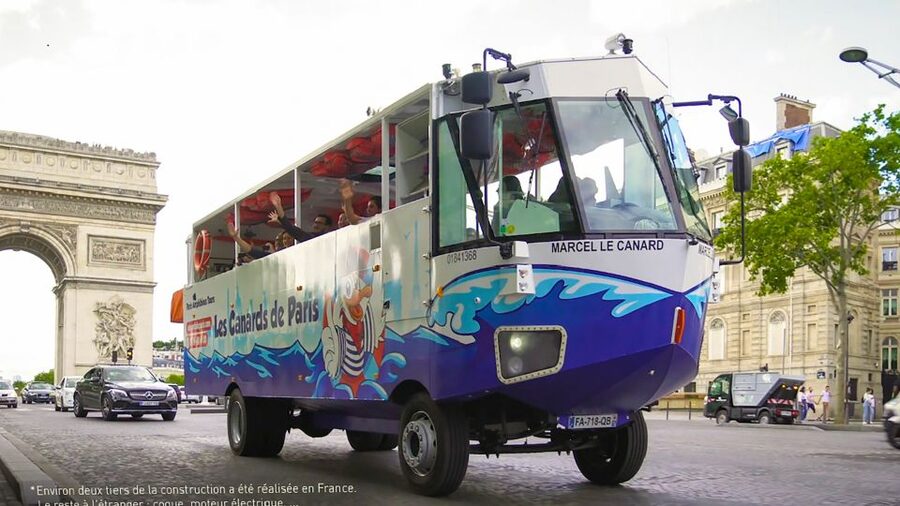 Paris: City and River Seine Tour on an Amphibious Bus - The royal road toward Hauts-de-Seine