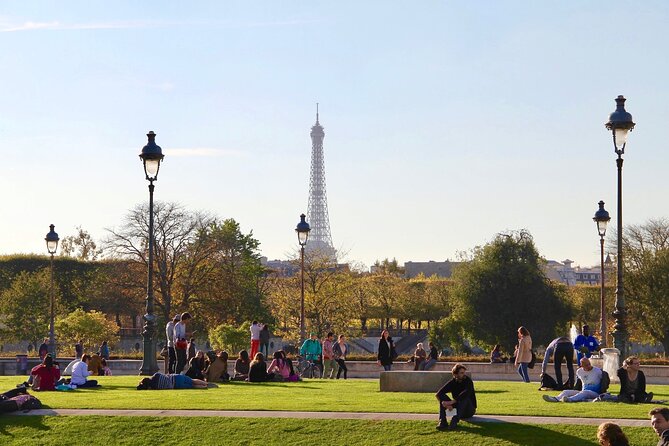 Paris City Center Free Walking Tour (Tip-Based) - Pont Neuf and the oldest bridge in Paris
